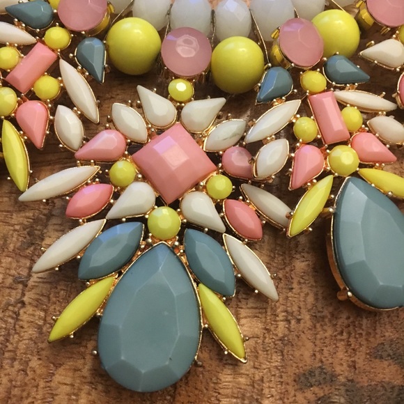 Statement Bib Pink and Yellow - Picture 3 of 3